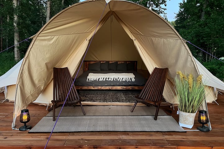 خيمة ريفرسايد مفروشة بالكامل مع مطبخ صغير وتدفئة ومكيف هواء! 