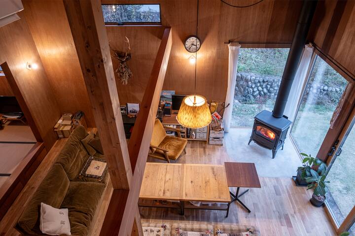 青梅 御岳ハウス：御嶽駅から徒歩3分！山遊びにも川遊びにも、自然を満喫できる大人の隠れ家コテージ gallery image 3