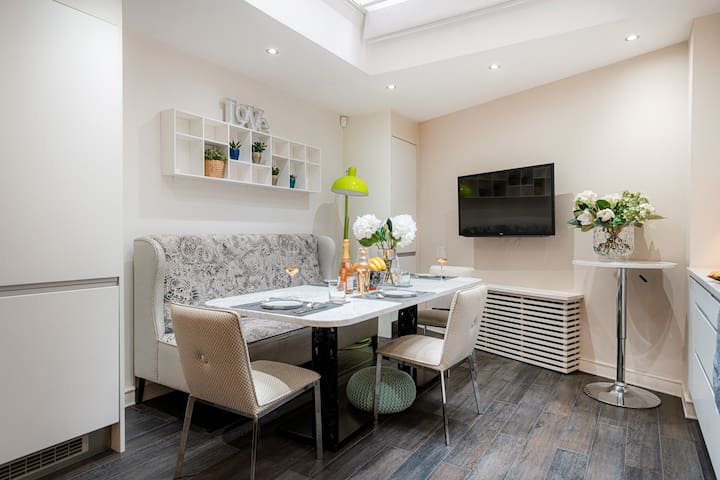 Luxury 3BR Home in Belgravia, Near Victoria gallery image 2