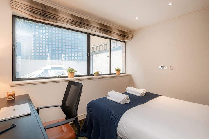 Luxury 3BR Home in Belgravia, Near Victoria gallery image 5