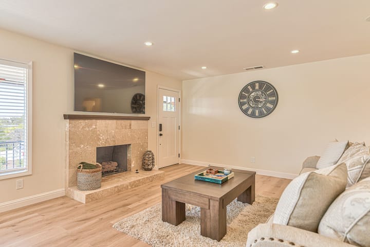 Fairway Coastal House | 4br 3.5b Near Beach & Golf - Monterey, CA