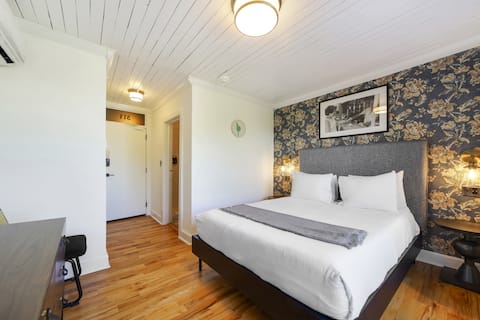 Popular Airbnb listing: At Mine - Cuban Suite in Little Havana in Latin Quarter