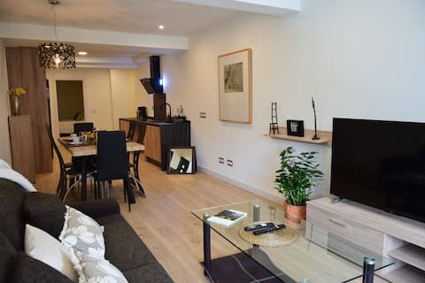Top Airbnb: Spacious apartment 9 minutes from the beach en Gijón / Xixón