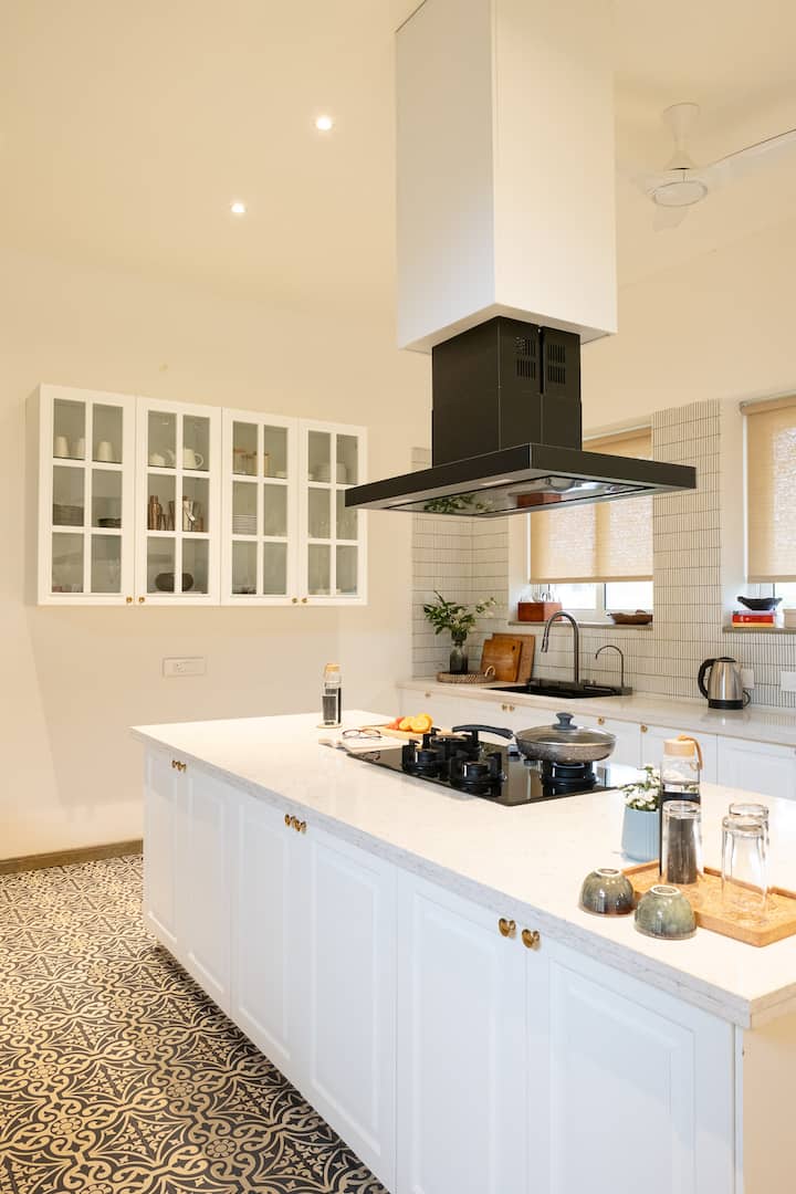 Kitchenette image 2