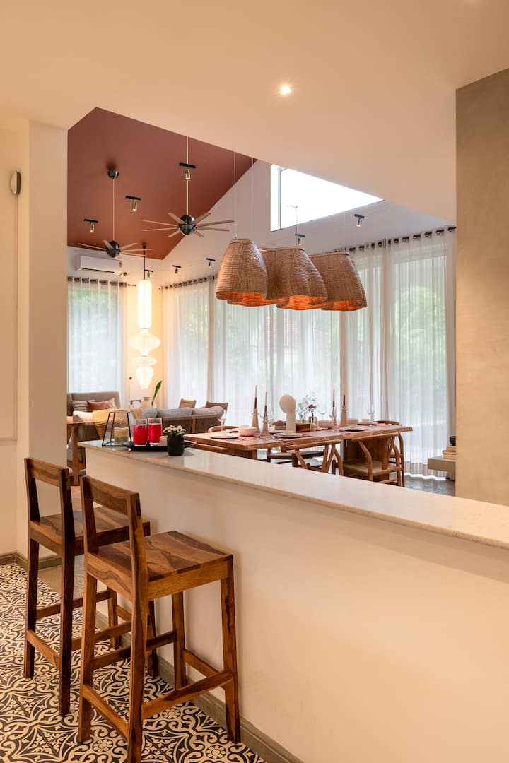 Dining area image 3