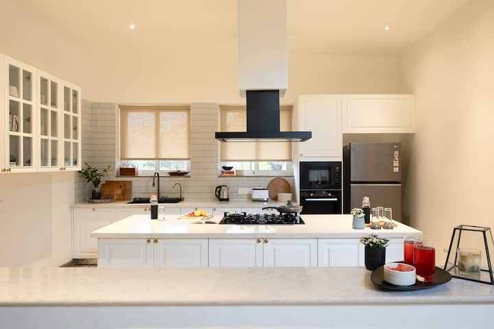 Kitchenette image 1