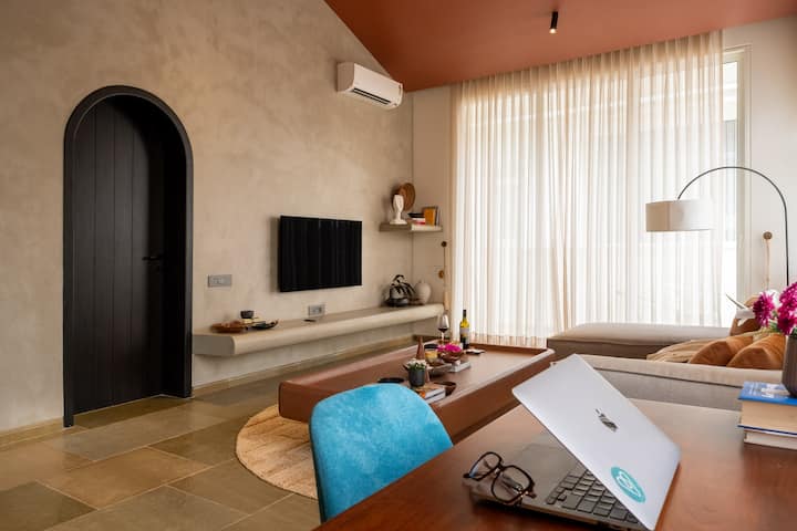 Living room 2 image 2