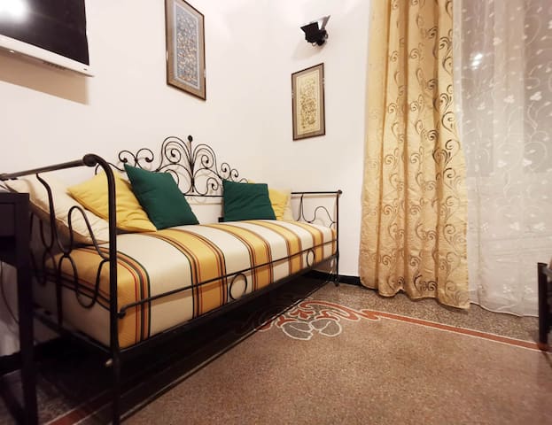 youRoominGenoa managed Airbnb listing 1