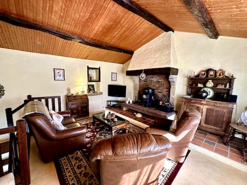 Chic French farmhouse with heated pool