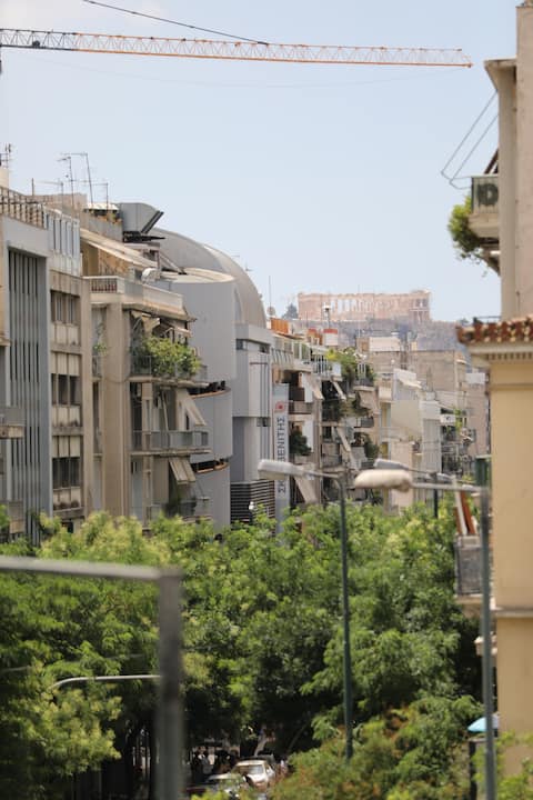 Top performing Airbnb: Acropolis views · stylish 2BR in Athens downtown. in ΠΛΑΤΕΙΑ ΒΙΚΤΩΡΙΑΣ