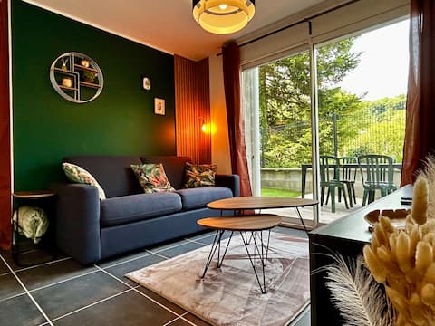 Garden level apartment - enclosed private parking