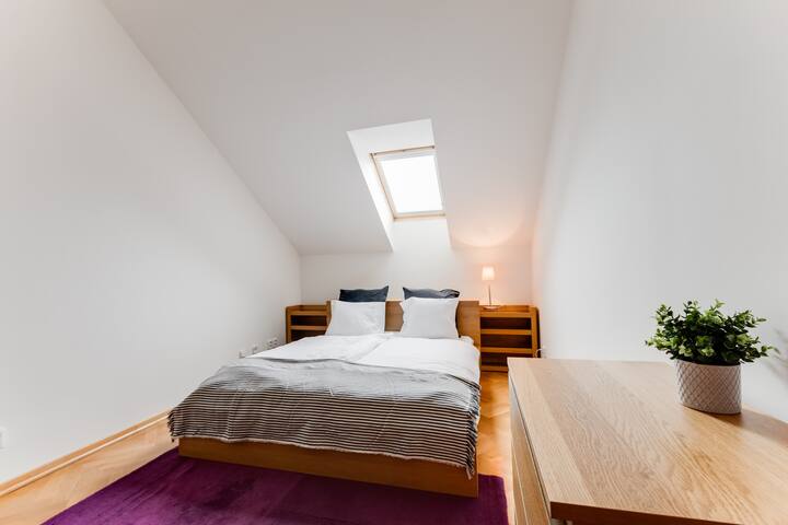 Spacious apt Bílkova 5C gallery image 4