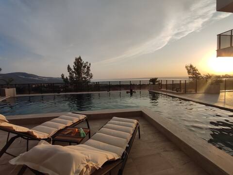 Villa incl. Appartement mit Meerblick und Pool