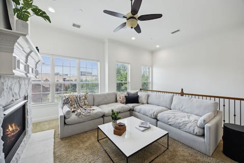 Top Airbnb: Walk to Legacy West-Upscale Plano Townhouse in Plano