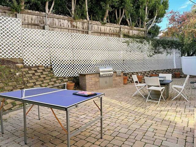 Hollywood Hillside Villa gallery image 4