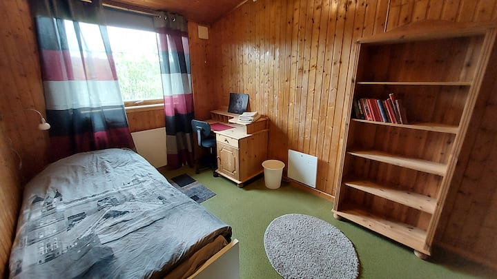 Jednolôžková izba s výhľadom na rieku Tana