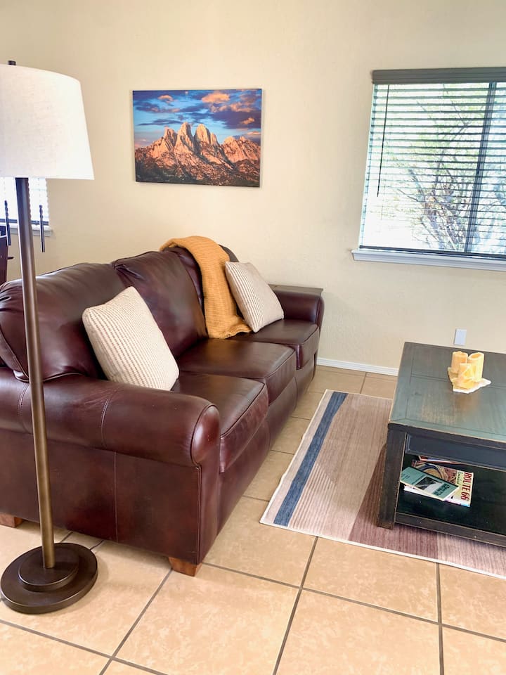 Clean And Cozy Centrally Located 3bd/2ba Townhome - 拉斯克魯塞斯