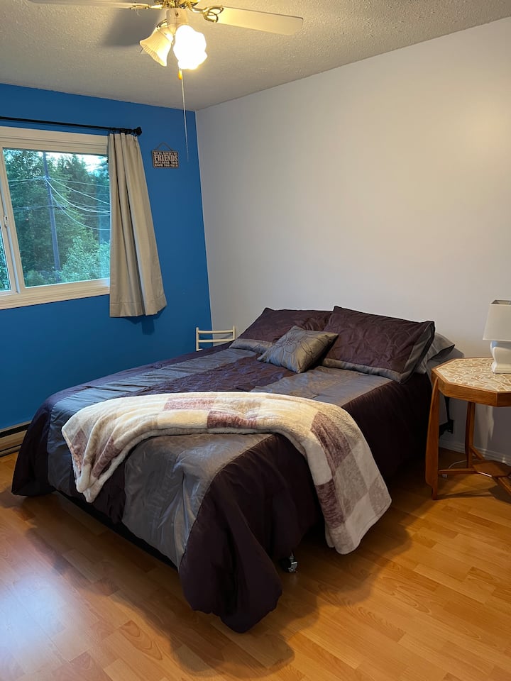 غرفة نوم 1 سرير كوين