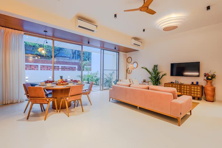 Living room image 11