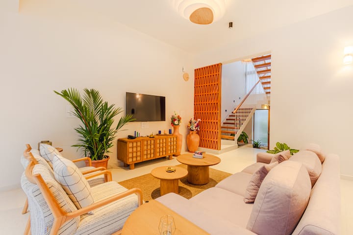 Living room image 3
