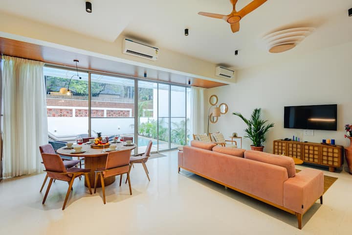 Living room image 6