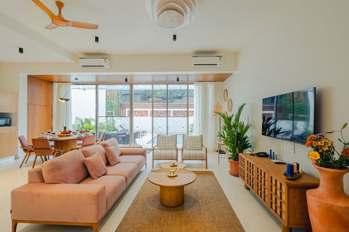 Living room image 8
