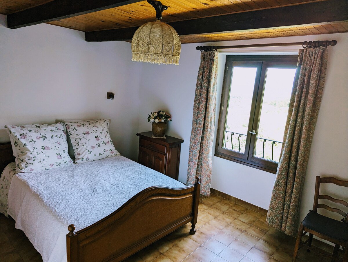 Chambrei Pierre il'8Impie, li et une la  bt doubleo ne j., closet, furniture TV5 wd. y 99 those u if 7i not a u yi