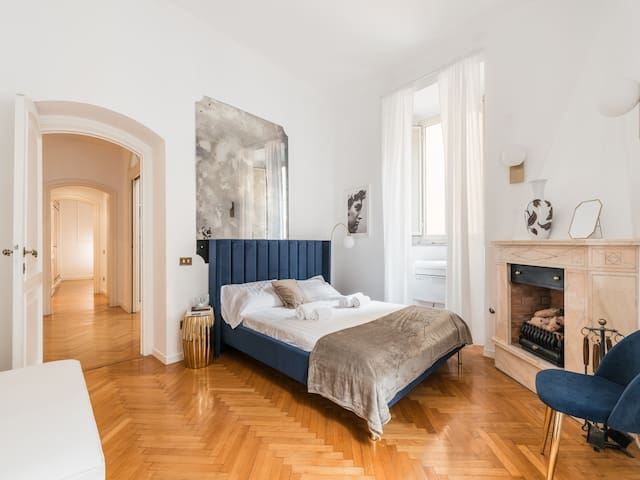 The Best Rent-Apartment near Trevi Fountain