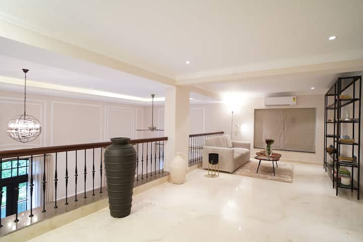 Living room image 2