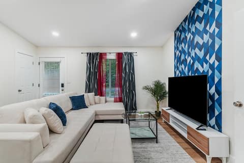 Spacious 3BD House | BBQ | Backyard Games & Sports