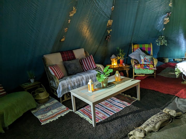 Pixie Woods Tipi, Sleeps 6 And Your Fury Friends - Chagford