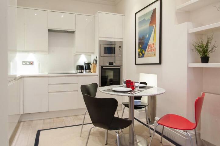 Charming 2 Bedroom Apartment in Central London gallery image 5