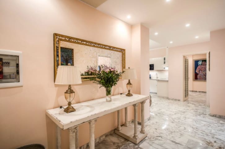 La Dolce Vita Of Via Veneto gallery image 5