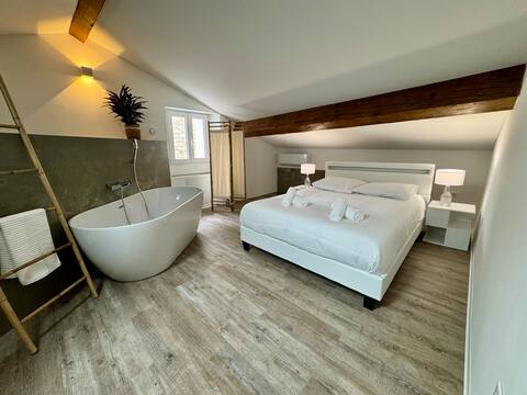 Charming room in Evisa