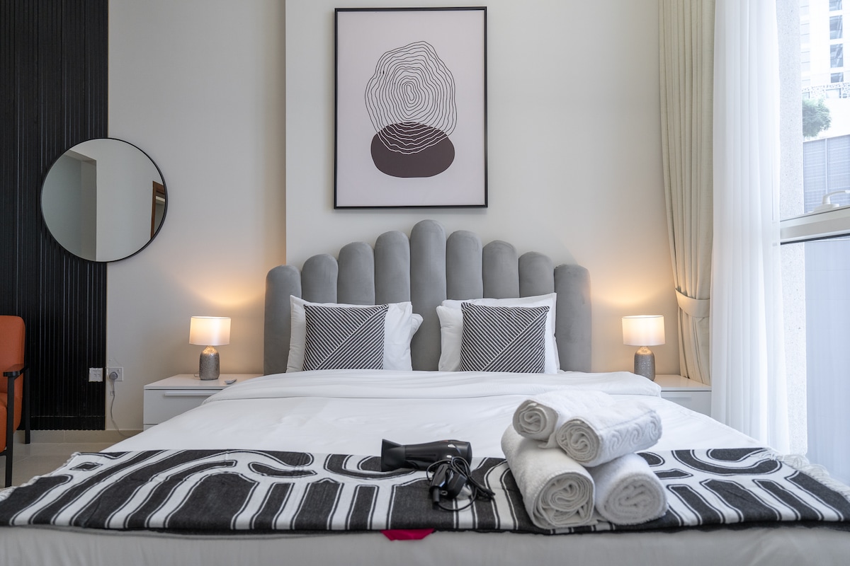 1 Bedroom Furnished Apartment with City View · III — photo 2