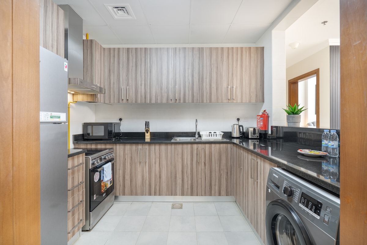 1 Bedroom Furnished Apartment with City View · III — photo 4
