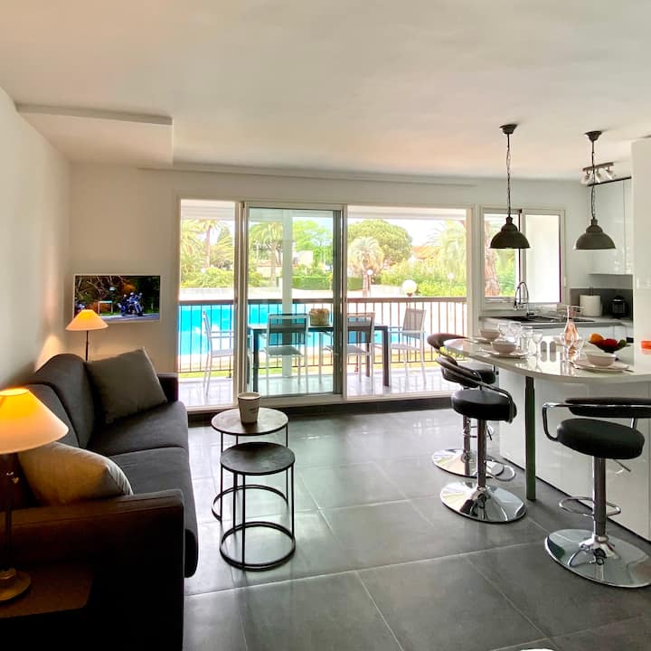 Bel Appartement Avec Piscine Et Parking - Saint-Tropez