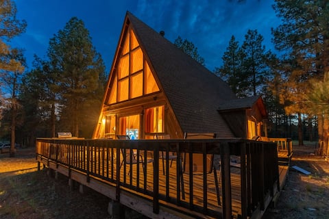 Cozy A-Frame Retreat Near Grand Canyon
