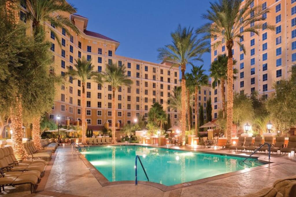 Luxury Wyndham Grand Desert 2BD!