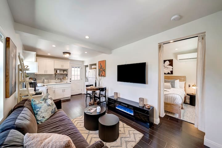 Charming House In Prime Location - Calabasas, CA