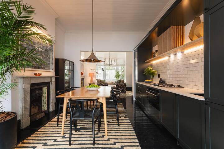 Oranjezicht Modern Victorian 3BR gallery image 4