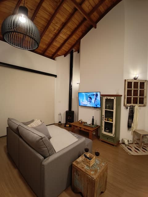 Top performing Airbnb: Monte Verde apartment with balcony and view - for 3 in Camanducaia