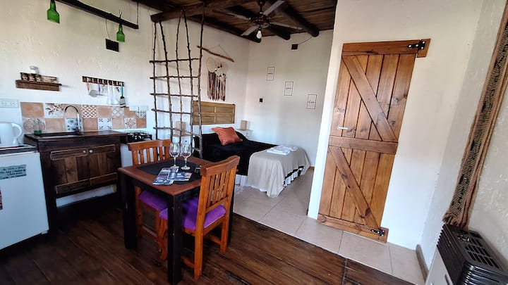 Las Acacias Refugio. Cabaña Morada 2 Personas - La Falda