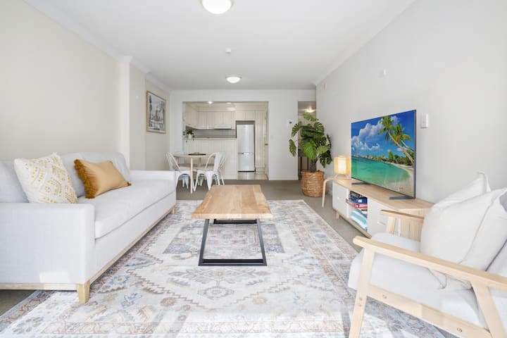 Ideal North Facing Apt In The Heart Of Broadbeach - Gold Coast