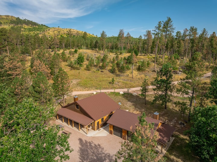 Black Hills Hideaway with Private Hot Tub