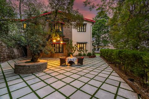 3 rooms Villa with British architecture