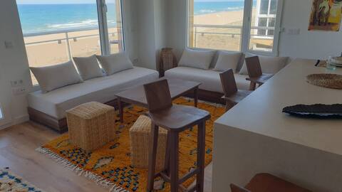 Large Cozy Sea-Facing Apartment – Xeraco Playa, Spain