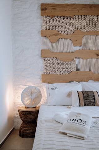 Onos Luxury Villas Kythnos Two gallery image 4