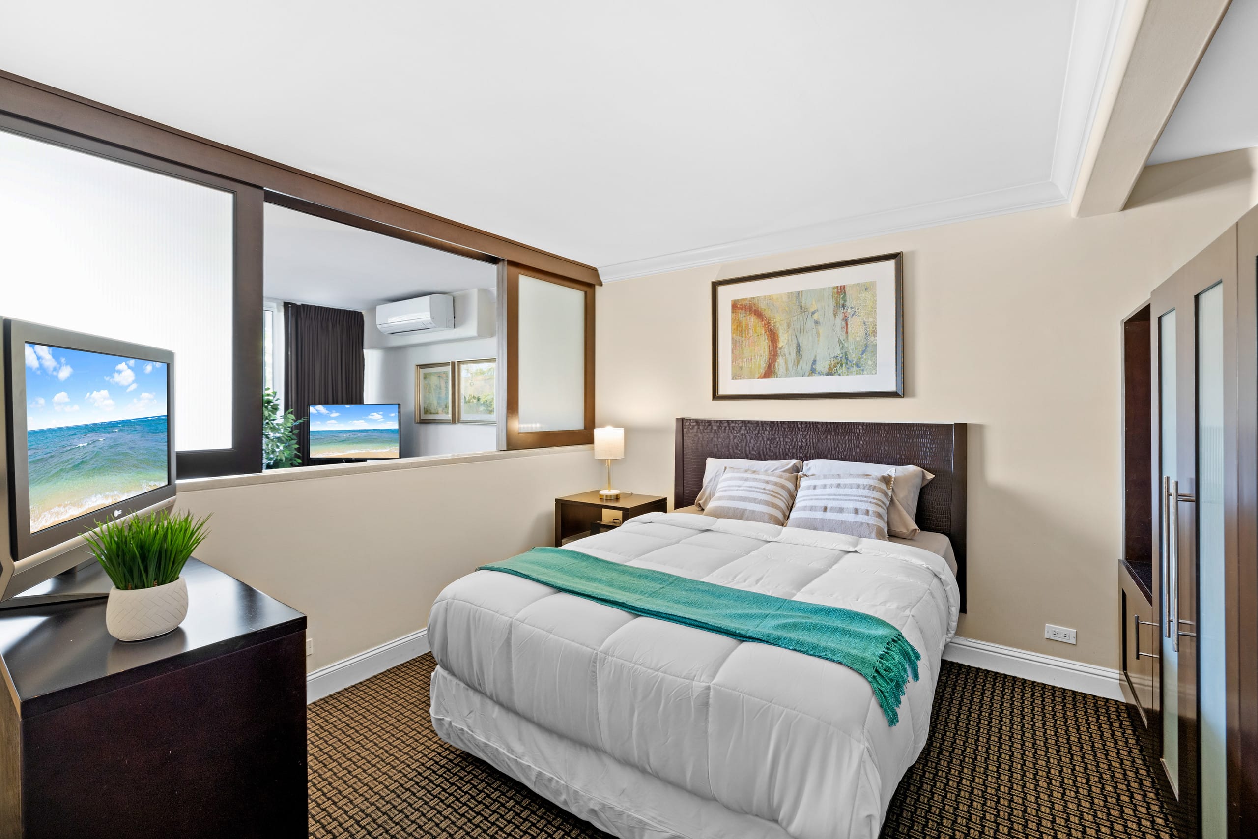 Waikiki Beachwalk | Beach 3 min walk | Kitchen - Image 1