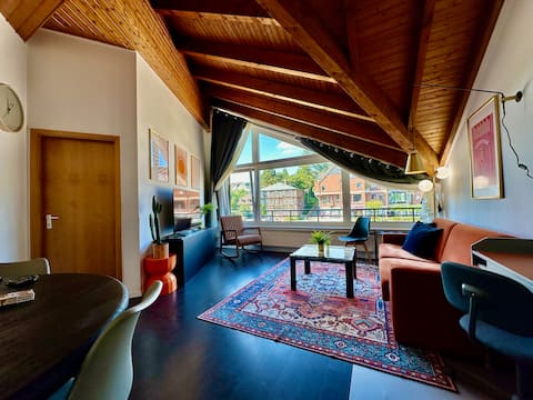 Orange Zebra: 4P Apartment + Car Park + Near River